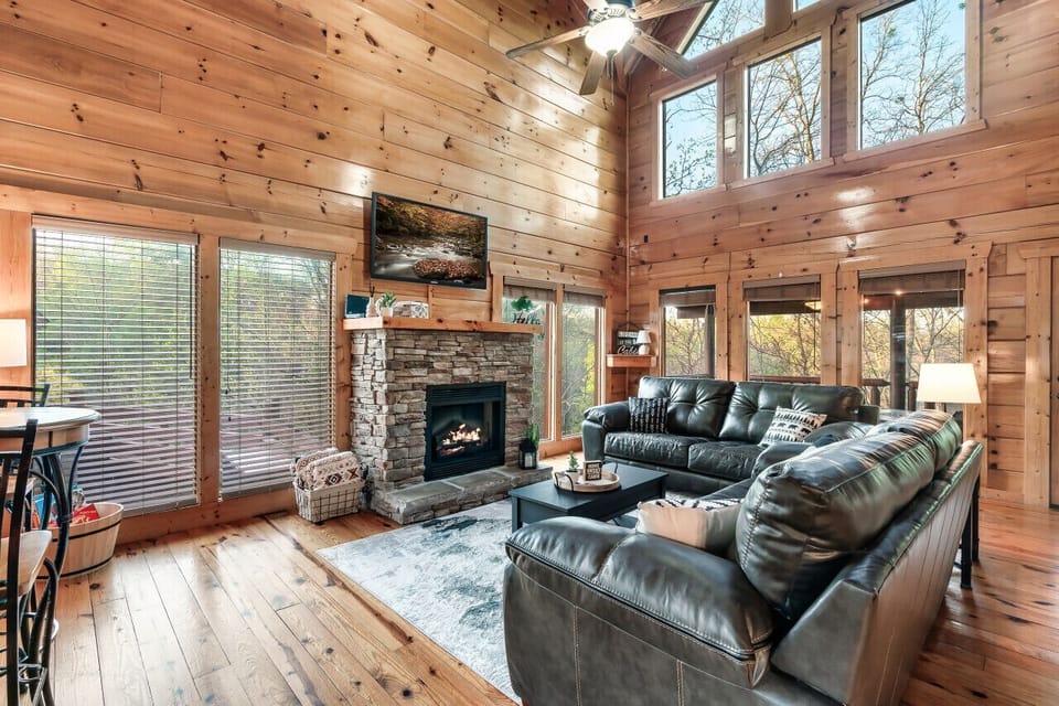 Beautiful leather couches and high ceiling living room / Great room