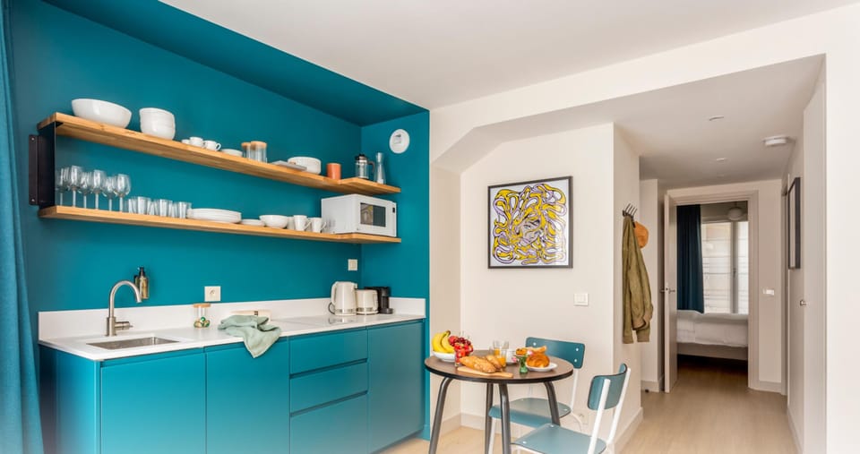 Appartement 04 | Private kitchenette | Mini-fridge, microwave, stovetop, dishwasher
