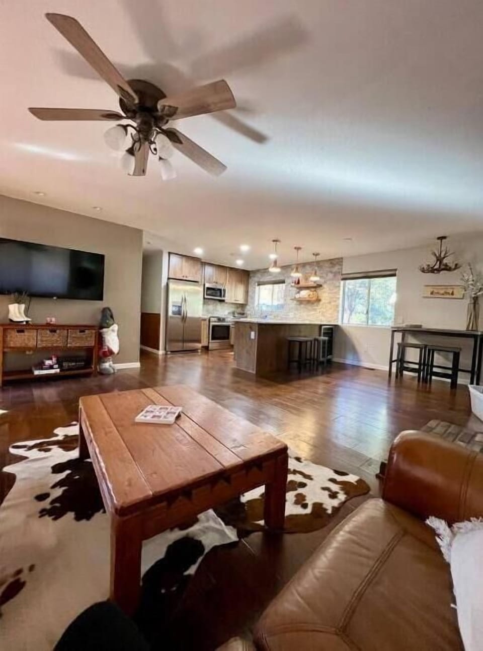 Living Room/Kitchen