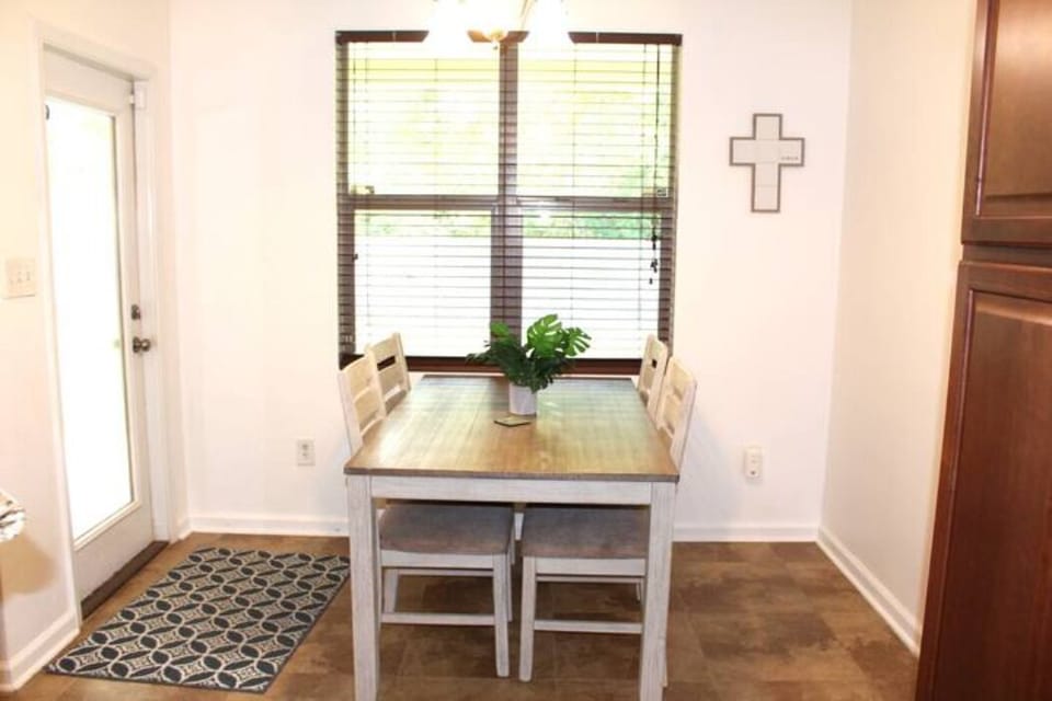 have a bite to eat in this breakfast / dining area! 