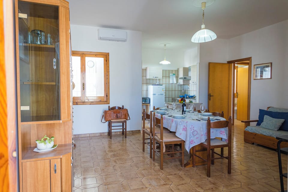 Standard House, 2 Bedrooms, Balcony (Torre Lapillo Apartment Sea View) | Interior
