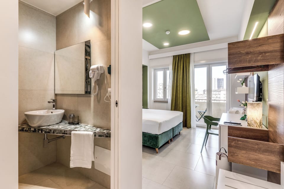 Basic Twin Room | In-room safe, desk, free WiFi