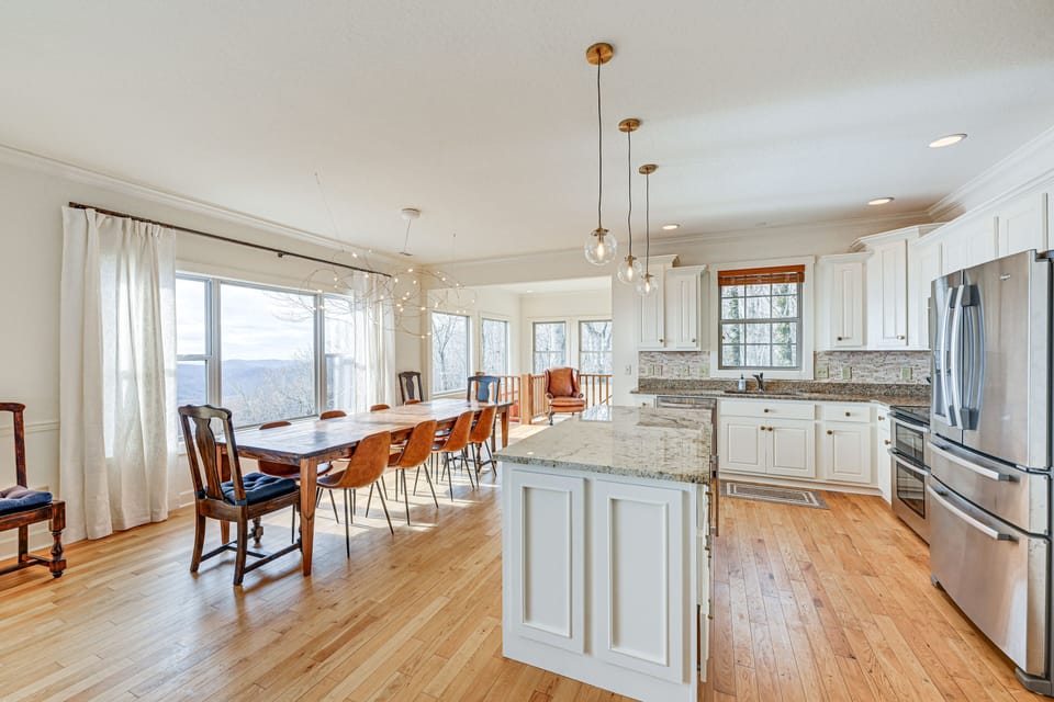 Dining Area | Dishware & Flatware