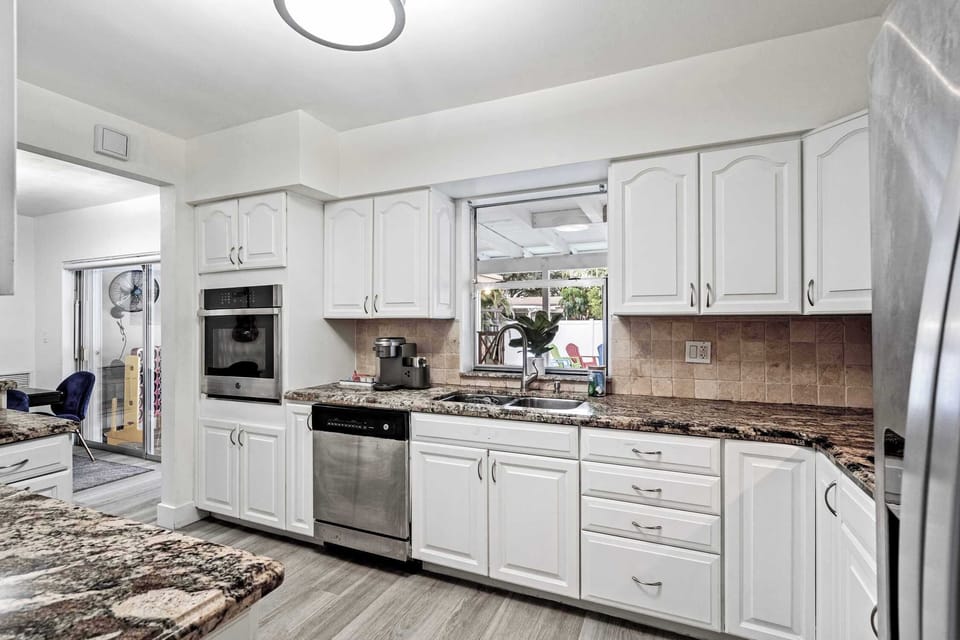 - Bright kitchen with stainless steel appliances ready  
- Easy access to patio views while preparing meals  
- Fully equipped setup ideal for extended stays  