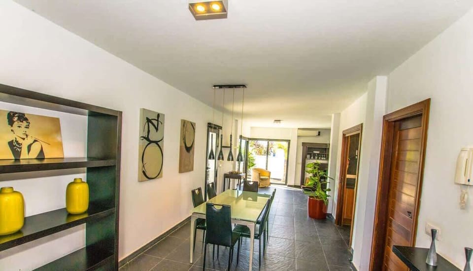 Villa Ibiza - Dining Area