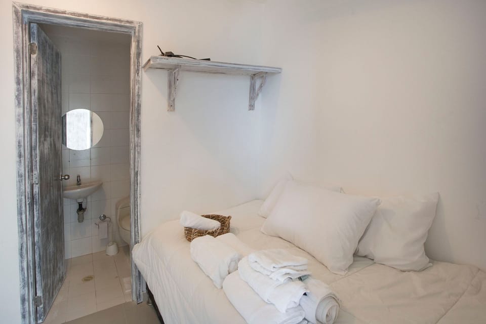 Toilet,Bed