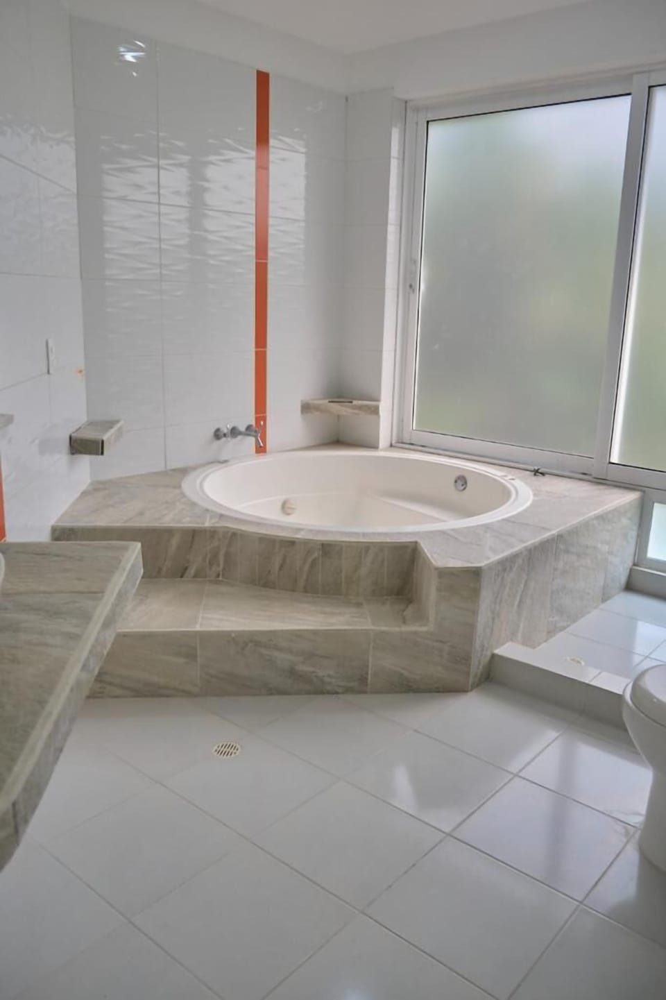 Deluxe Room | Bathroom | Shower, towels
