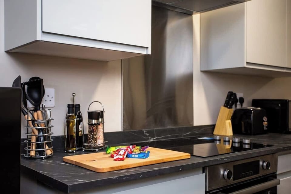 Whether you're simmering soups, sautéing vegetables, or frying up breakfast, this versatile appliance has you covered.