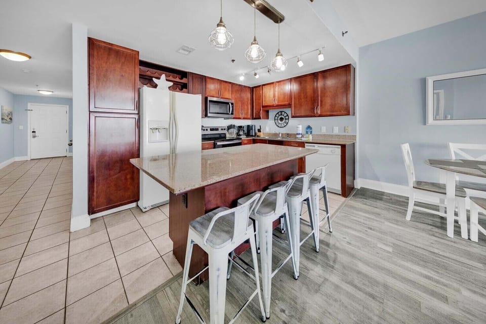 Eat-in bar seating