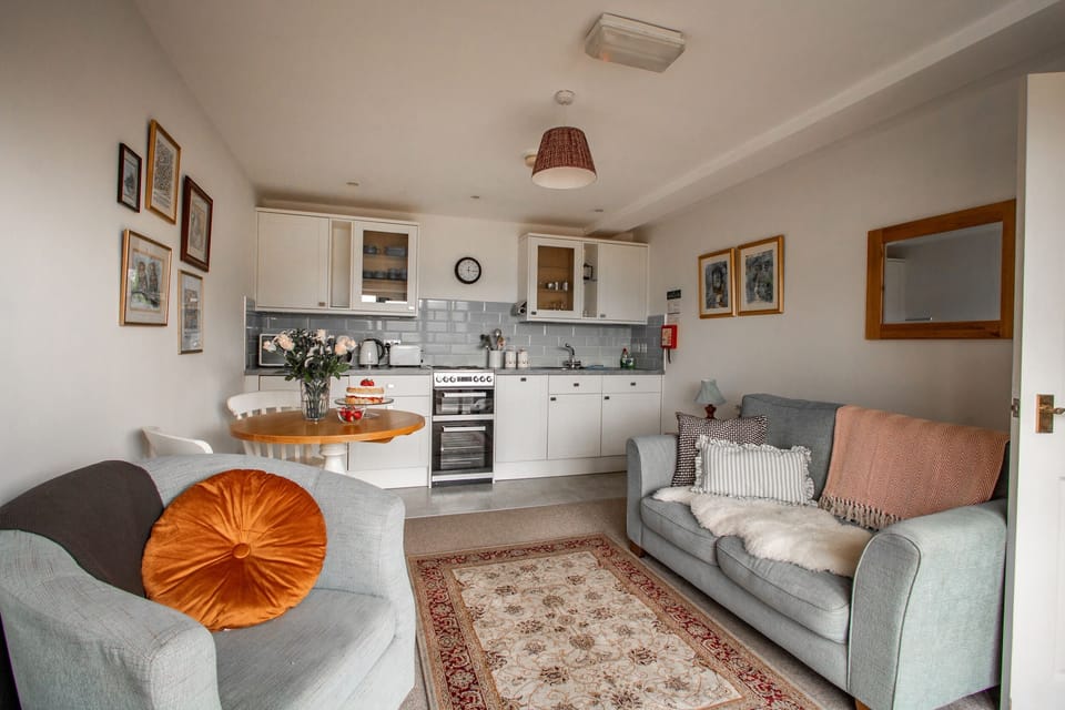 Cottage | Living area