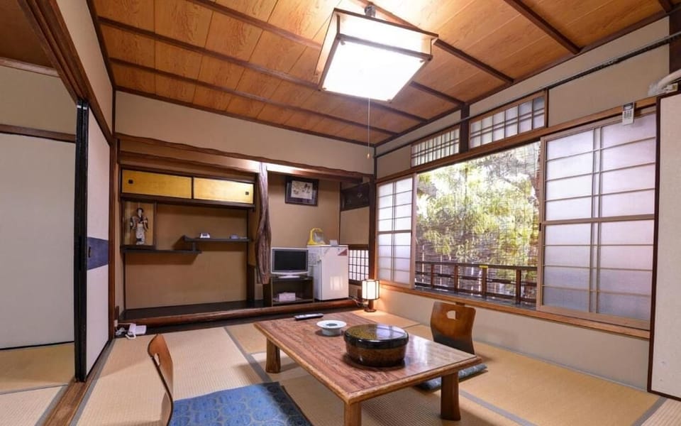 Traditional Japanese Townhouse Style Room for 6 Guests | Free WiFi