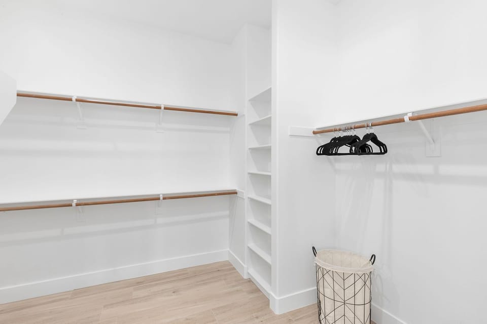 Master walk in closet 