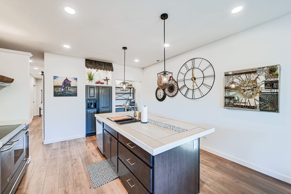 Kitchen | Trash Bags | Paper Towels