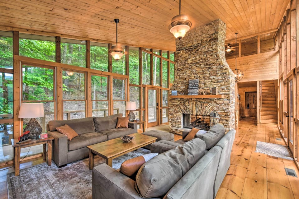 House (5 Bedrooms) | Interior