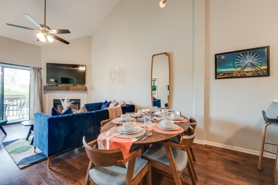 Dining Area | Free WiFi | Central Heating & A/C