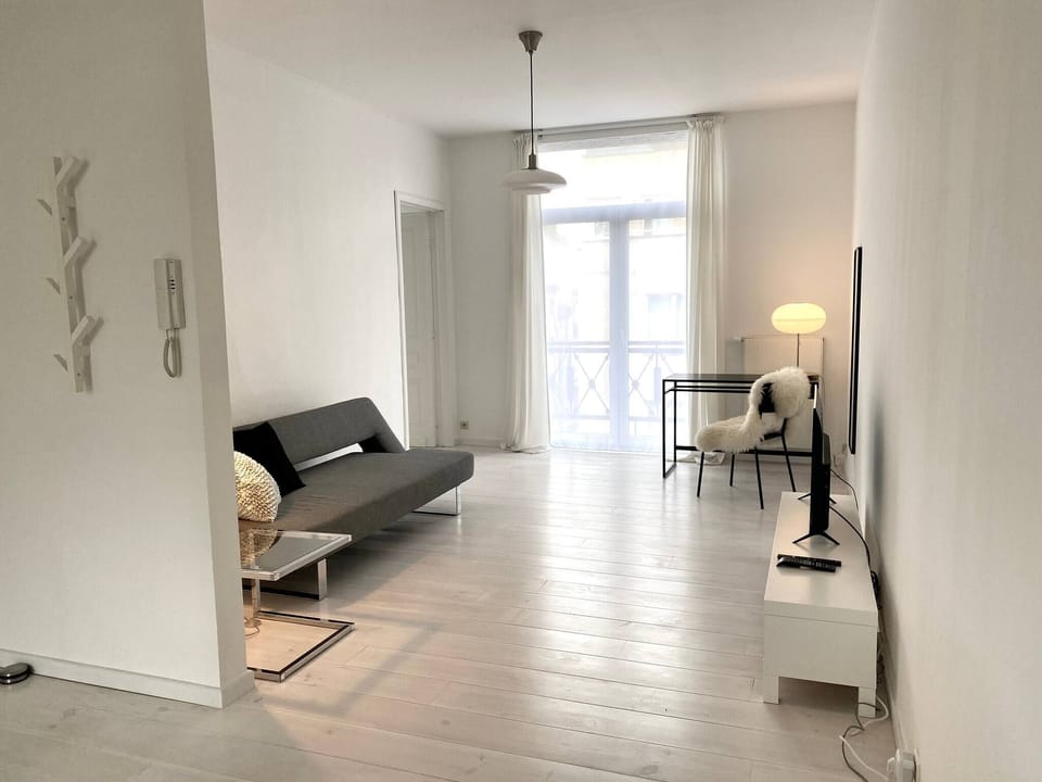 Apartment, 1 Bedroom, Smoking, Balcony | Living room