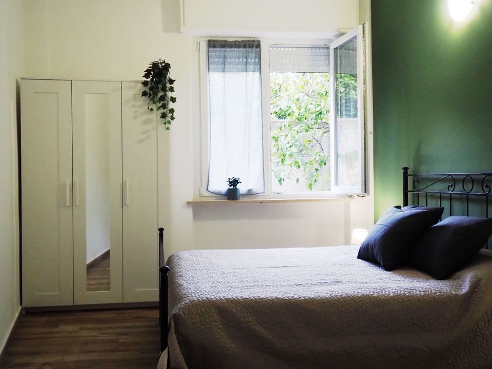 Desk, bed sheets