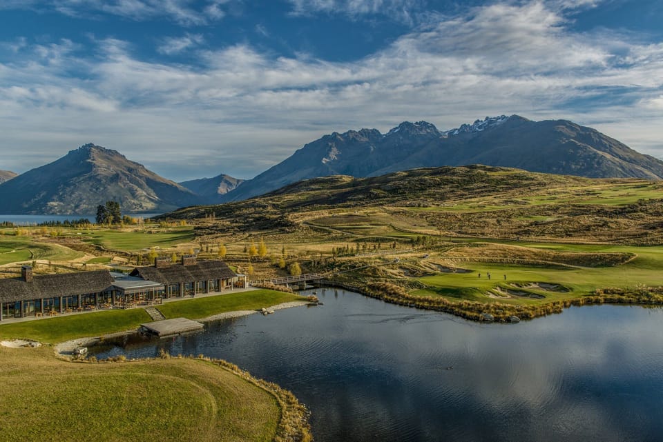 Nearby 5 star Jacks Point Golf Course