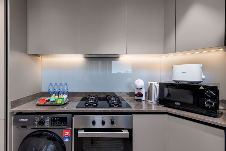 Exclusive Apartment | Private kitchen | Fridge, microwave, oven, stovetop