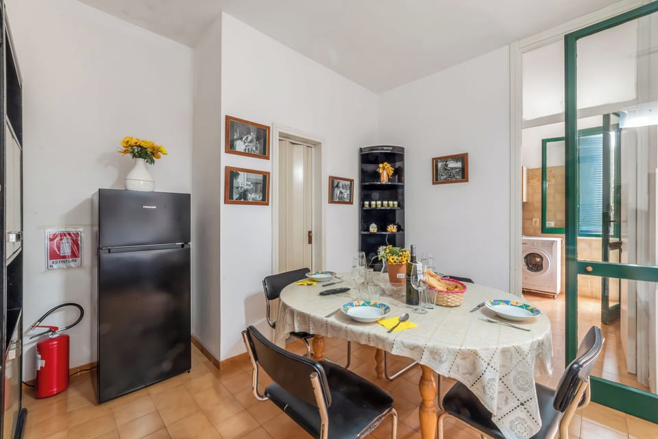 Family House, 2 Bedrooms, Microwave (Villetta Tamari 300 meters from the) | Dining
