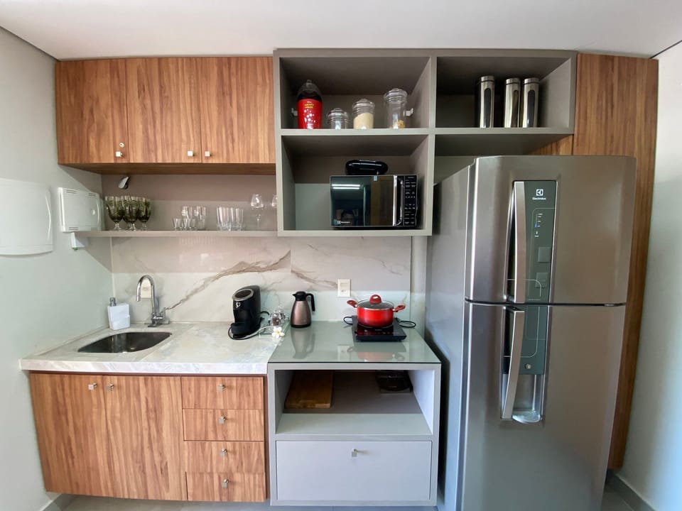 Basic Apartment | Private kitchen | Cookware/dishes/utensils
