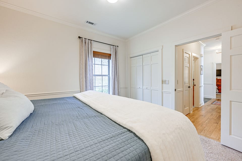 House (5 Bedrooms) | Interior