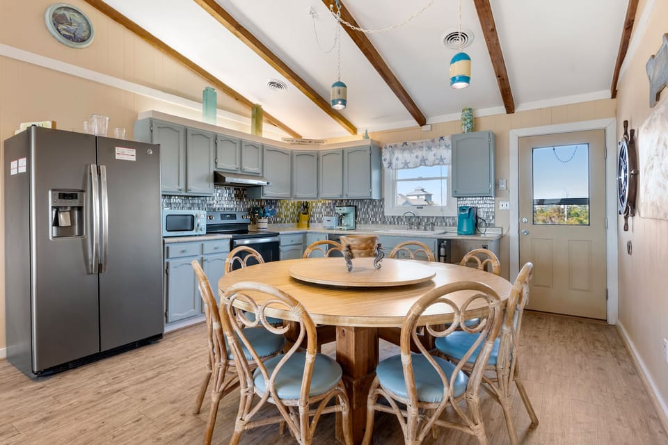 HISA07: Afterdune Delight | Top Level Dining Area & Kitchen