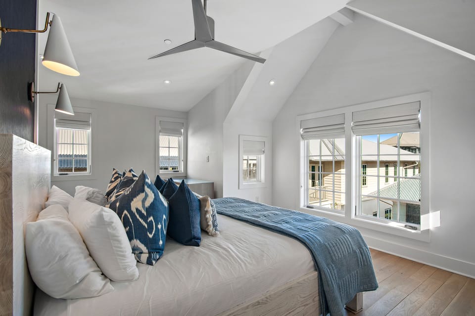 34 S. Briland Lane Carriage House - Rosemary Beach - Second Floor - King Bedroom - Private Bathroom