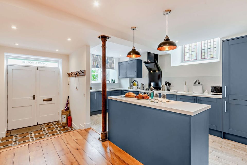 Chapel House Kitchen - StayCotswold