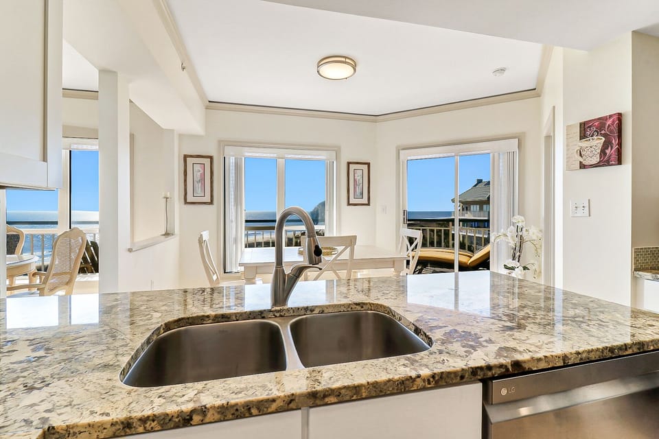 3507 Windsor | Kitchen - 3507 Windsor | Kitchen