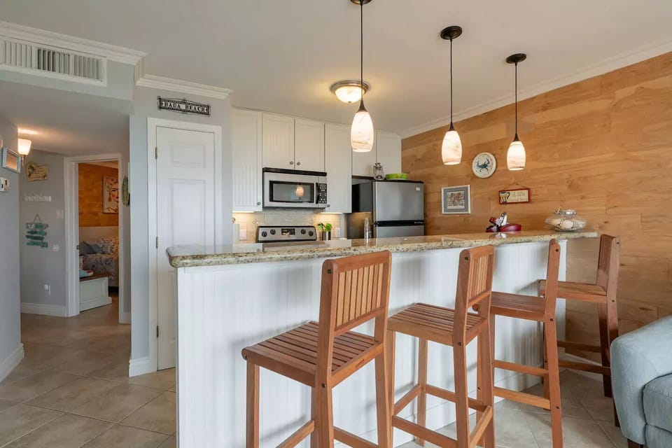 Kitchen bar seating