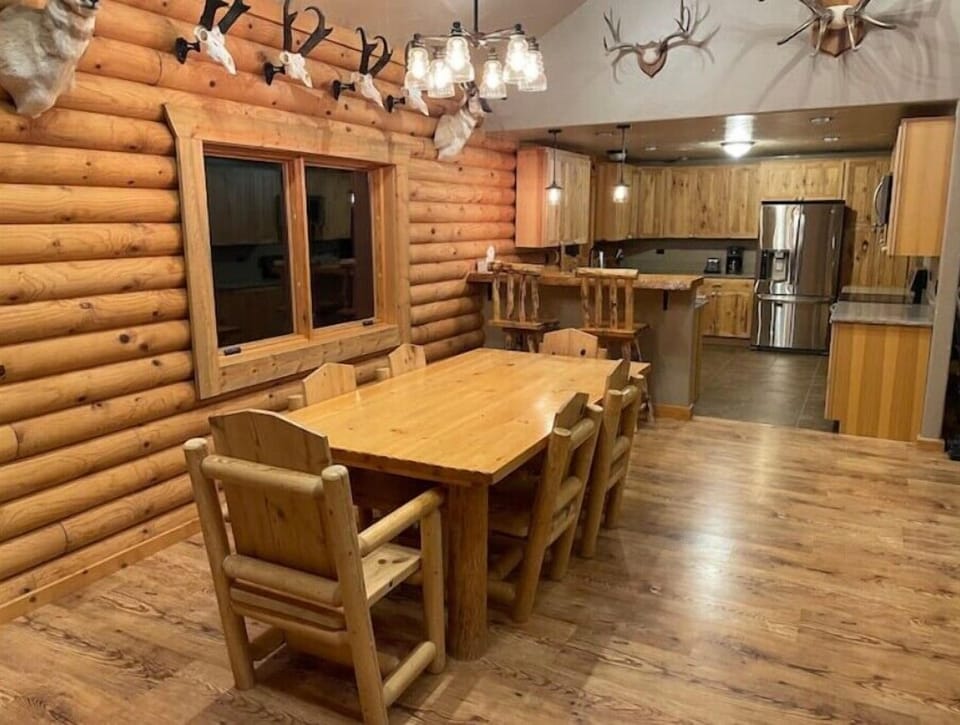 Dining area.  Seating for up to 8 people 