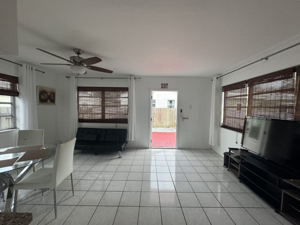 Lots of Room & Dinning table