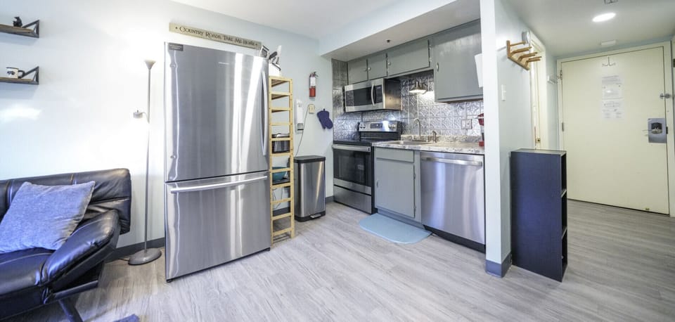 Fully equipped kitchen with all the cookware, silverware, and appliances you may need to enjoy a gourmet dinner at home or a family breakfast feast.