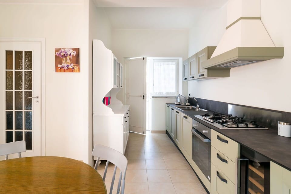 Autumn, Kitchen, Spring, Summer