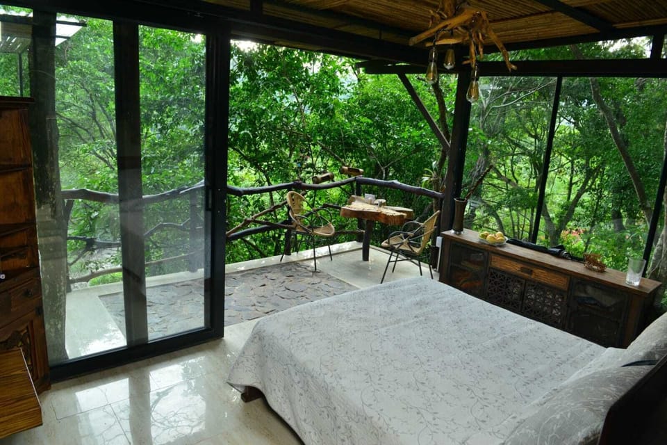 Luxury Cabin | Free WiFi, bed sheets