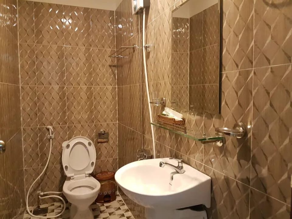 Standard Room | Bathroom