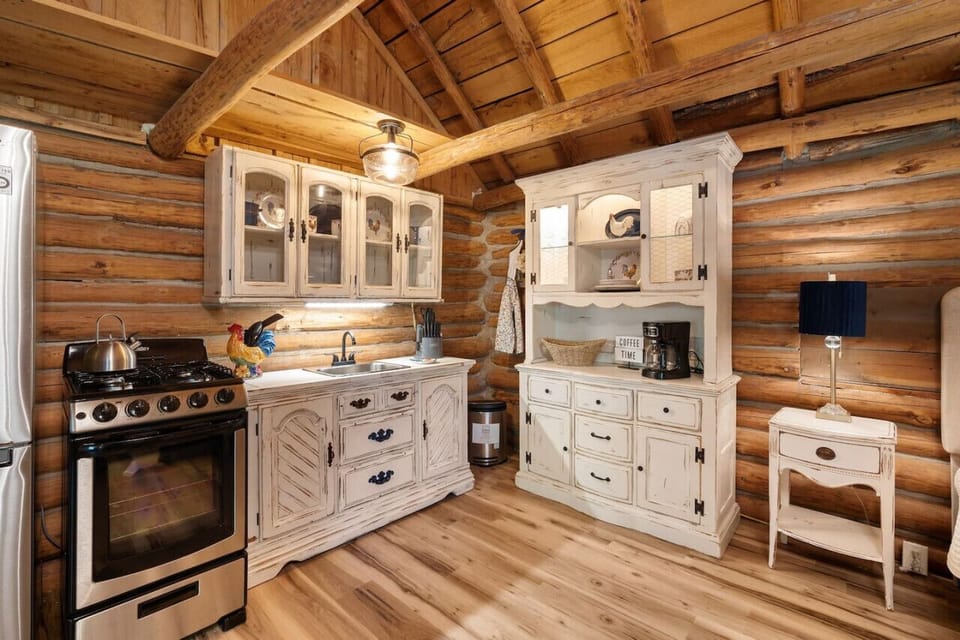 Full kitchen!