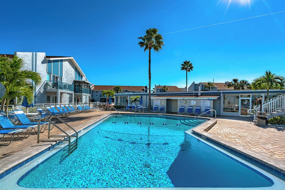 Condo (2 Bedrooms) | Property amenity