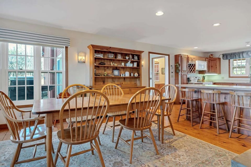 Dining area with seating for six, open to the living room