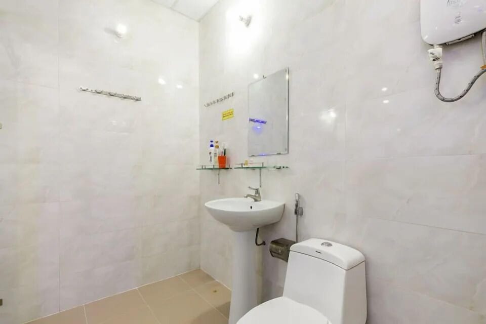 Standard Room | Bathroom