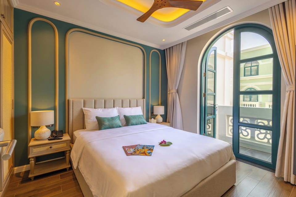 Premium bedding, free minibar, in-room safe, blackout drapes