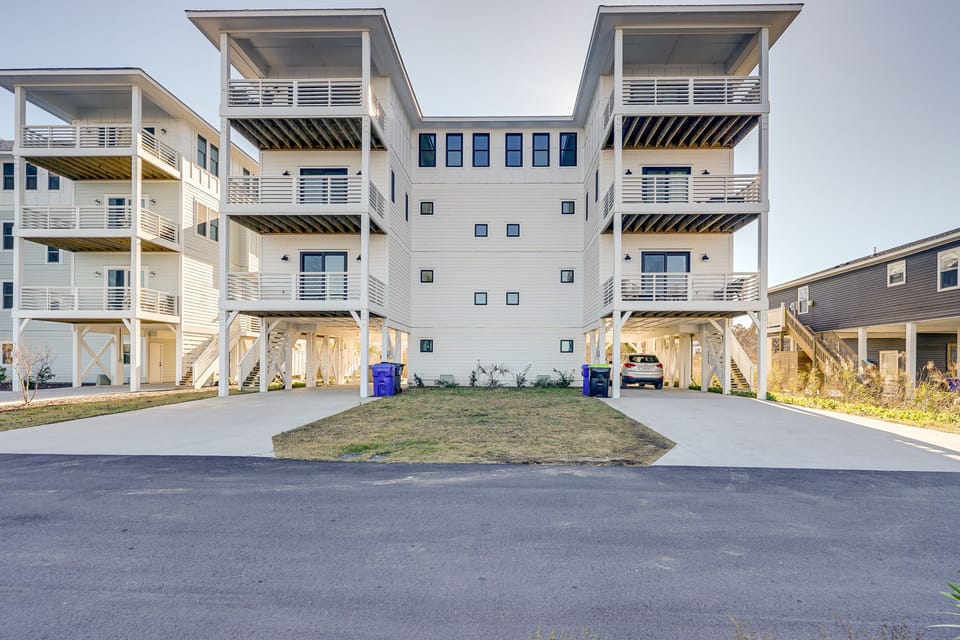Townhouse Exterior | Carport (2 Vehicles) | Driveway (2 Vehicles)