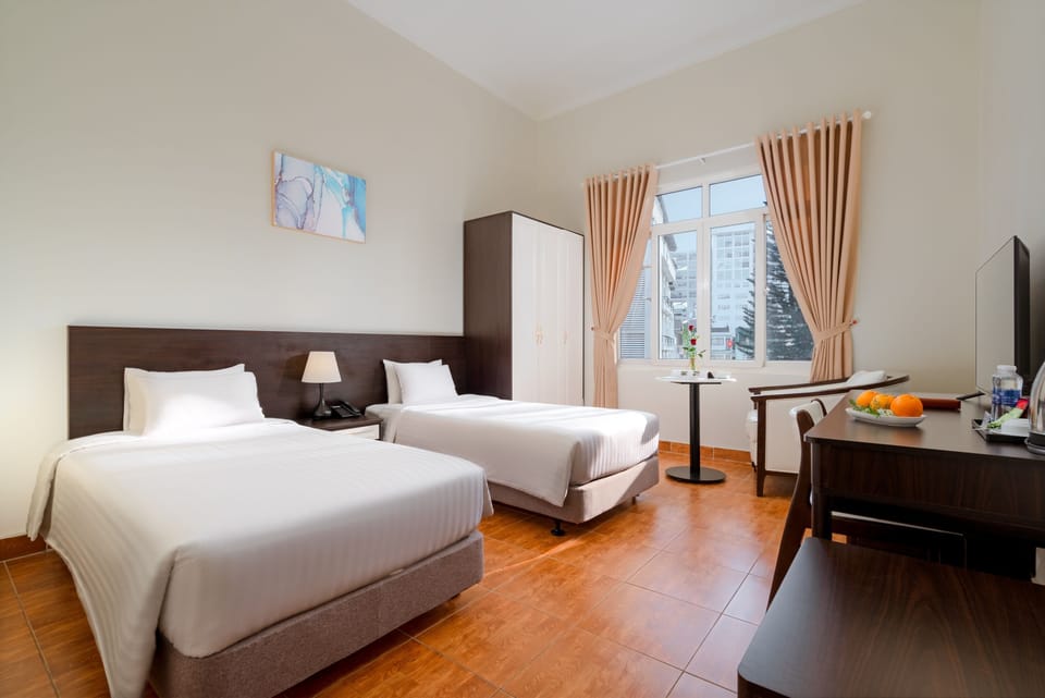 Superior Double Room with Bathtub | Desk, soundproofing, free WiFi, bed sheets