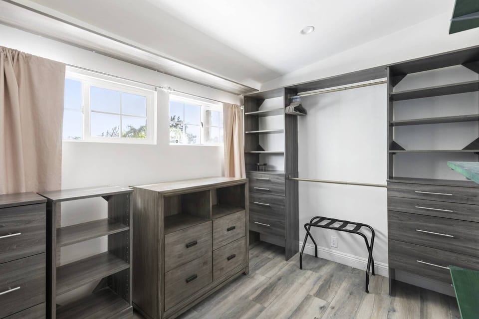 Primary Bedroom Walkin Closet