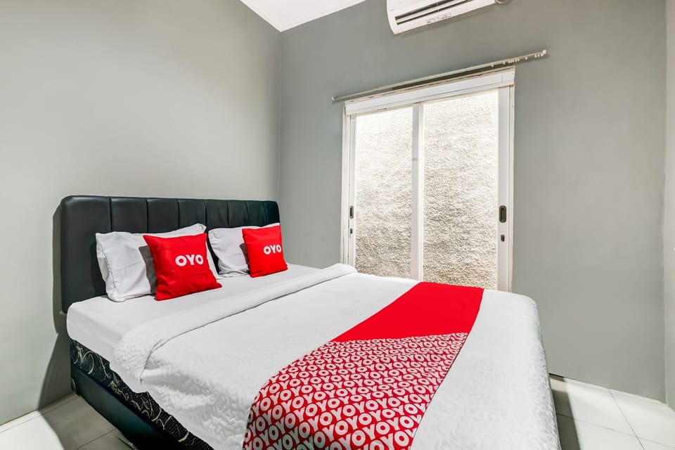 Standard Double Room | Desk, free WiFi, bed sheets