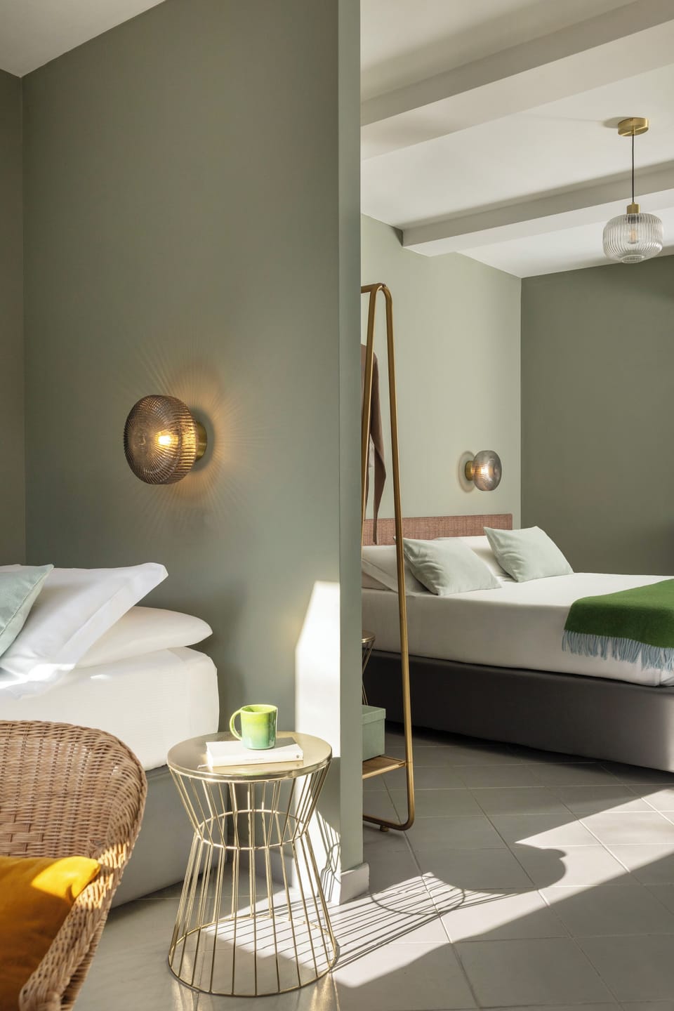 Family Room | Desk, blackout drapes, free WiFi, bed sheets
