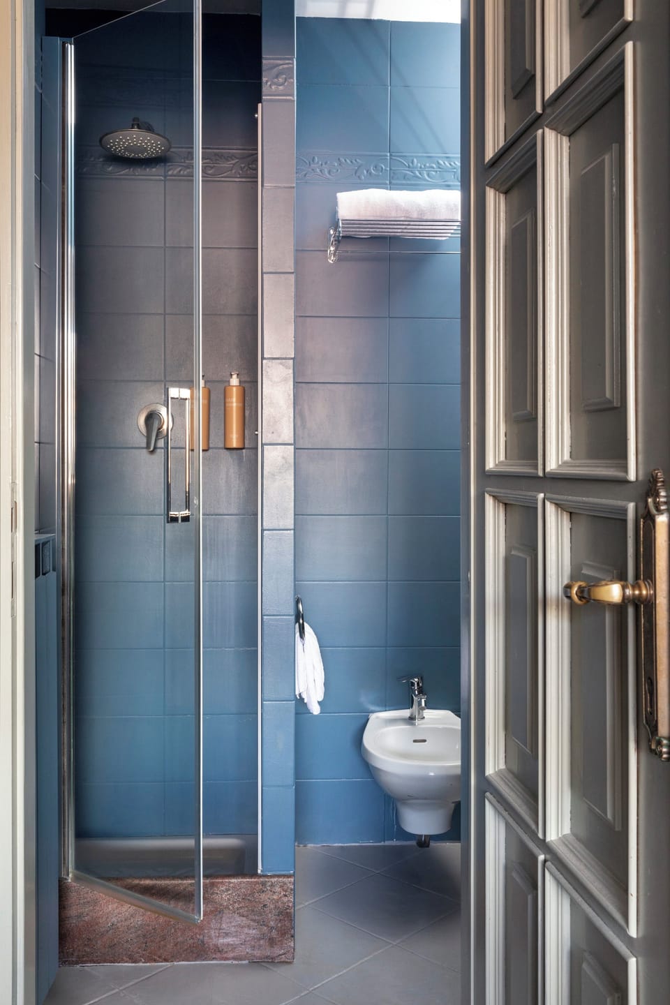 Single Room | Bathroom | Shower, rainfall showerhead, eco-friendly toiletries, hair dryer