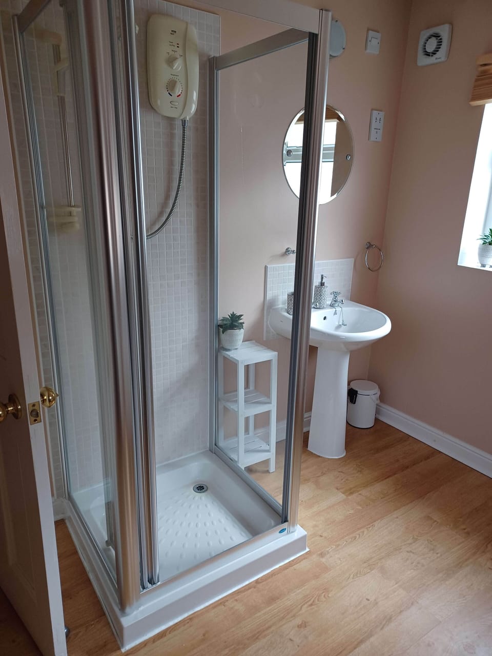 Bathroom Flat 2