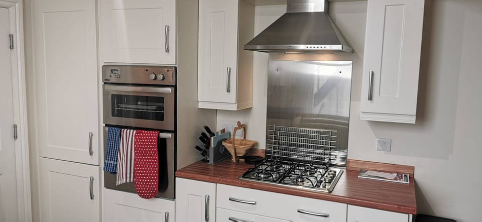Flat 1 Kitchen